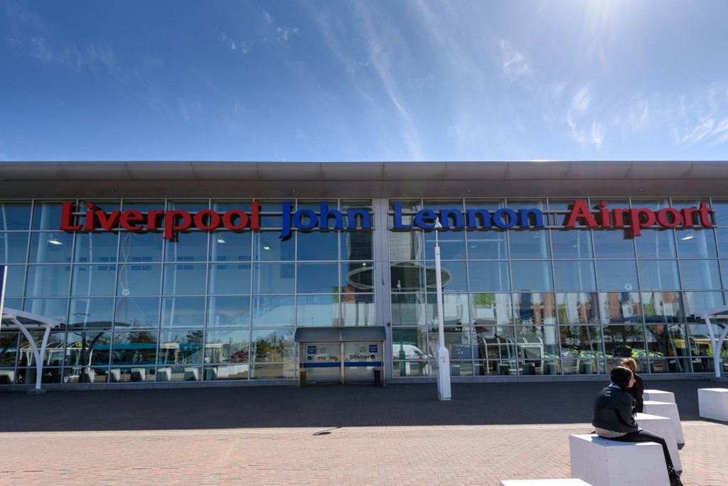 Transfer King Park Flughafen Liverpool liverpoolairportguide.com